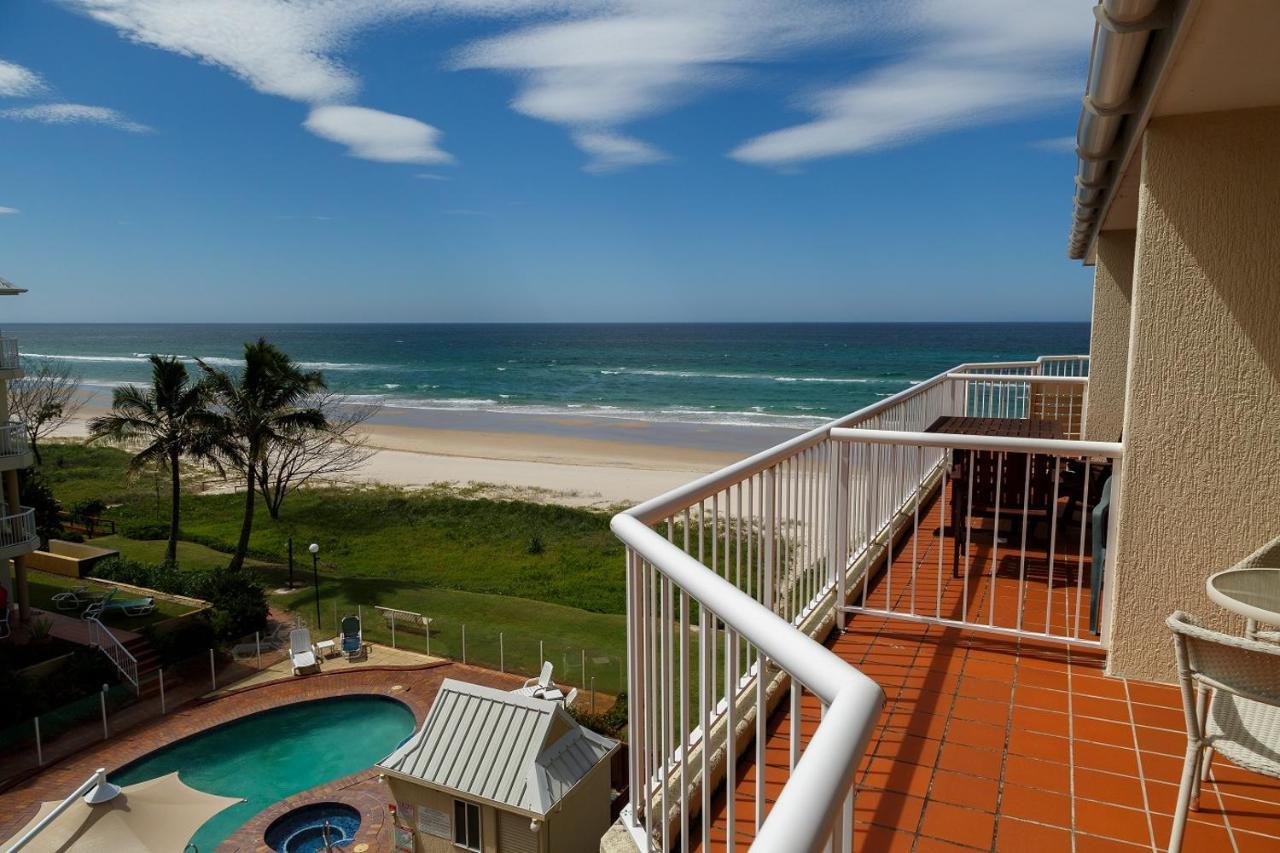 Crystal Beachfront Apartments 골드코스트 외부 사진