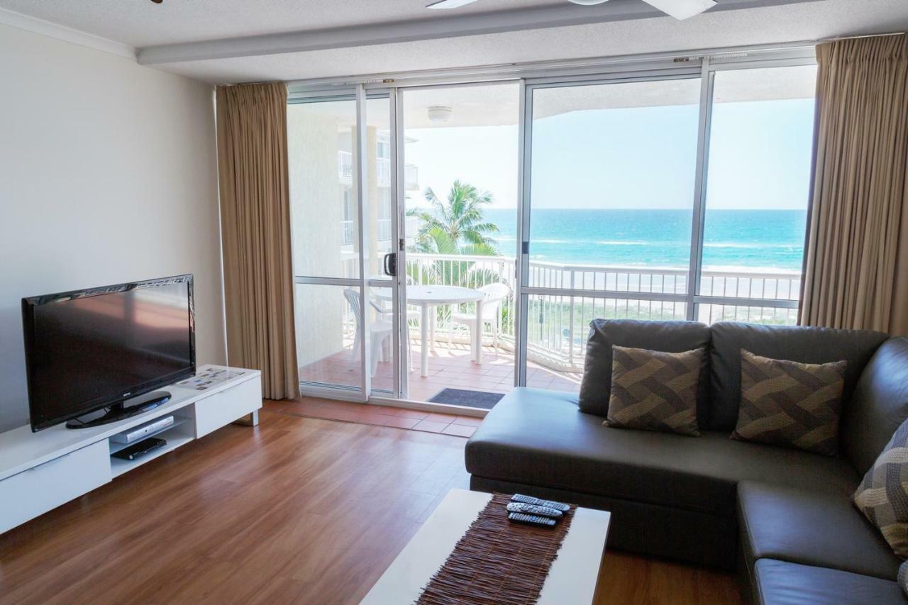 Crystal Beachfront Apartments 골드코스트 외부 사진
