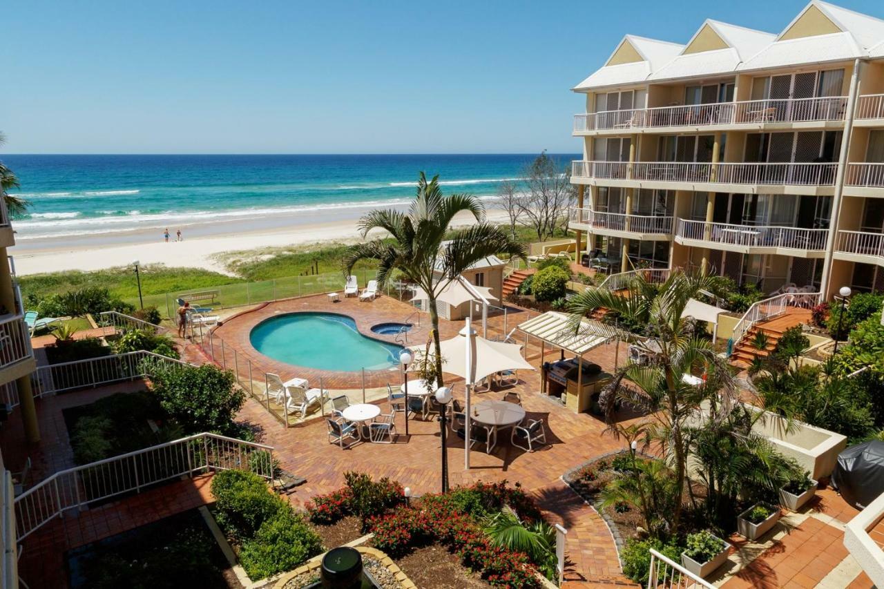 Crystal Beachfront Apartments 골드코스트 외부 사진